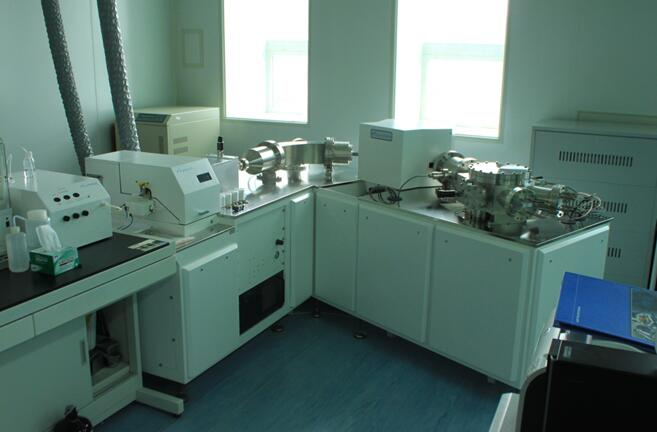 多接收器电感耦合等离子体质谱仪（MC-ICP-MS）